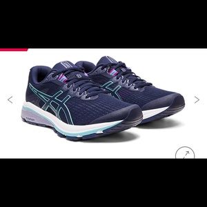 Women’s ASICS gt 1000. Worn once!